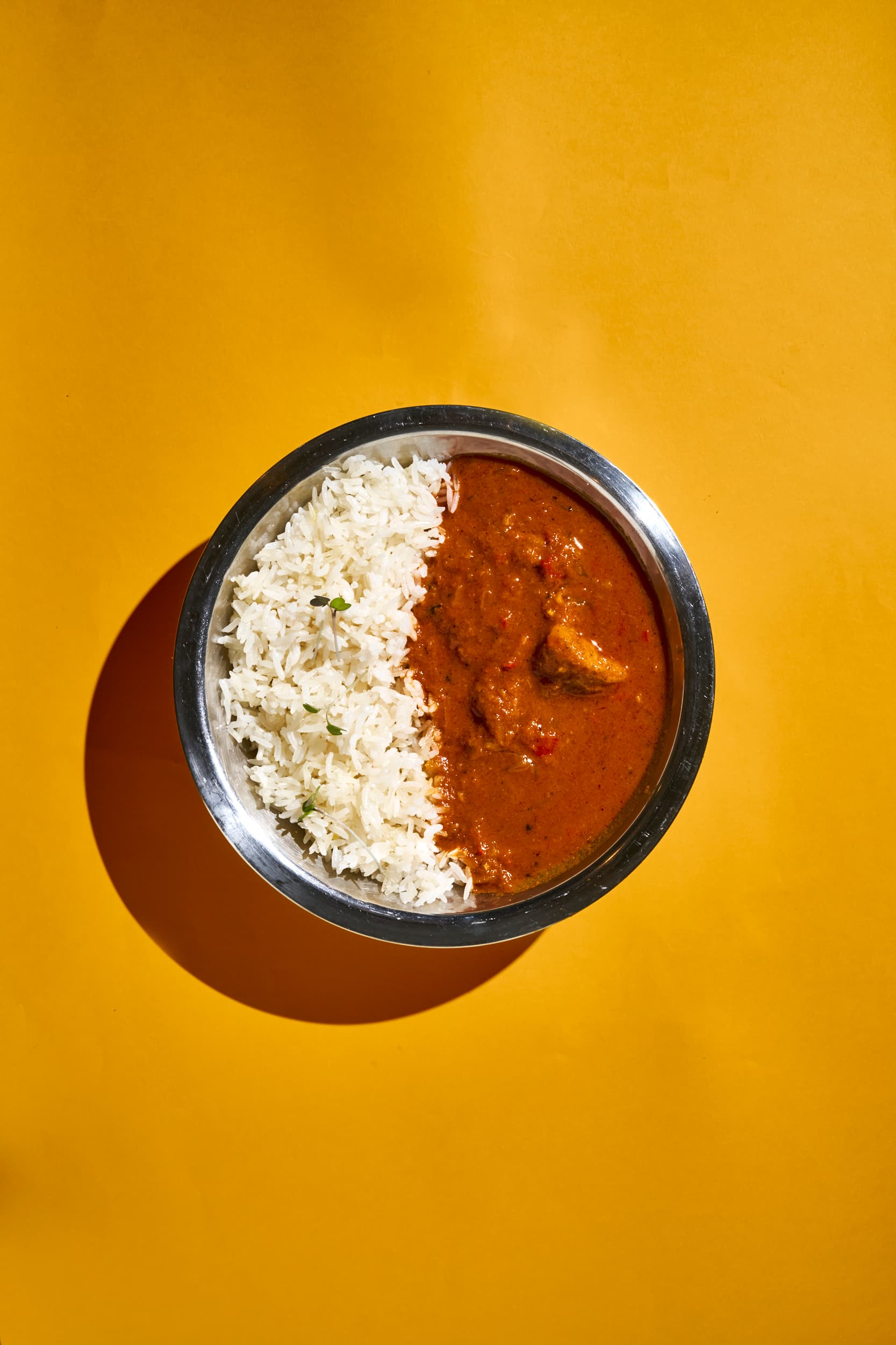 Kondre : ragoût de bananes plantains à la sauce curry et riz blanc